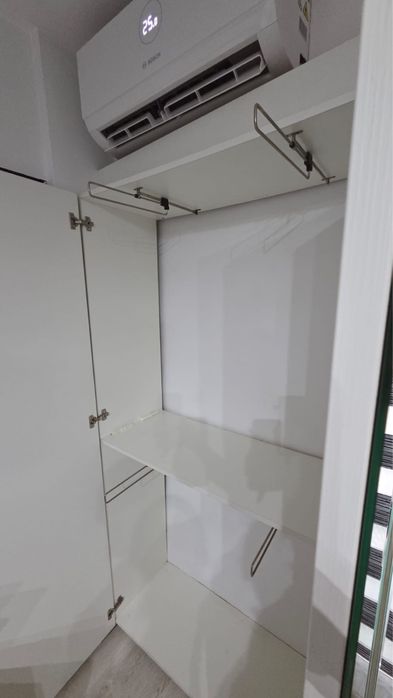 Dulap haine oglinda  latime 110 inaltime 205 adancime 42