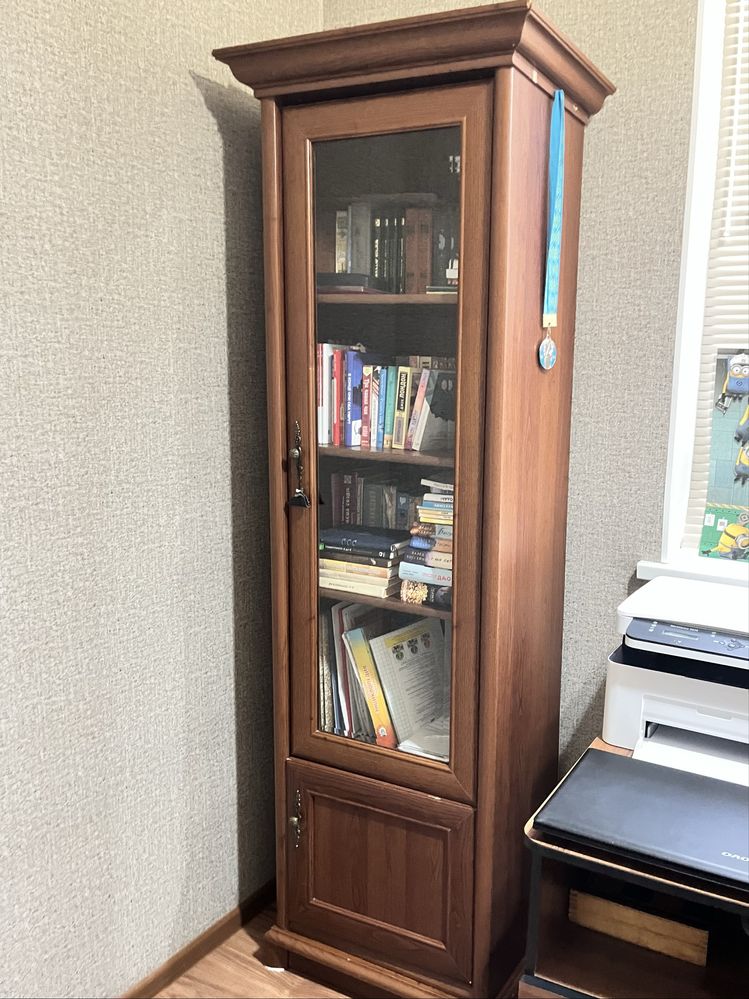 Книжный шкаф продается