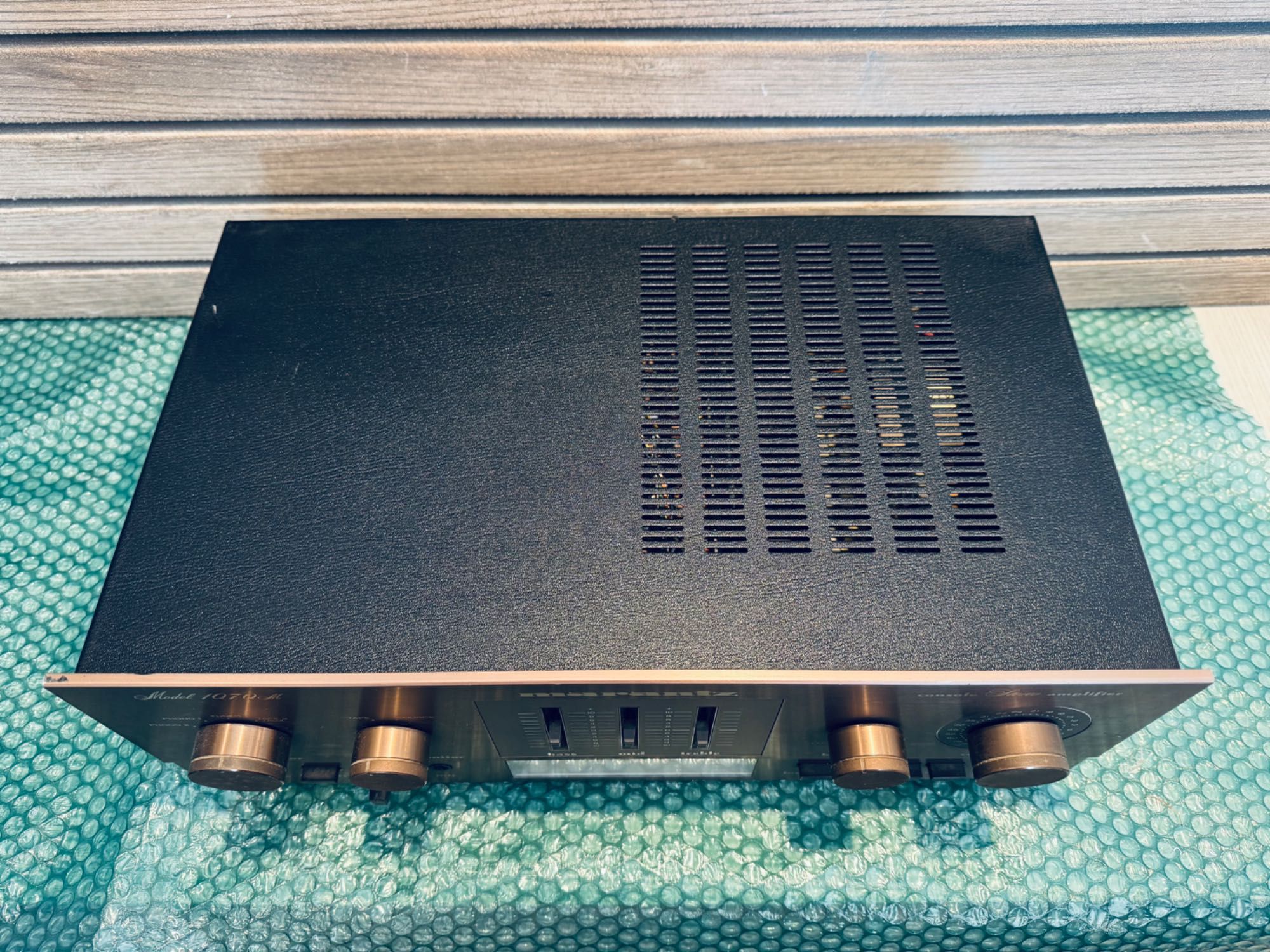 Amplificator audio Marantz 1070M 2 x 36W 8 Ohm Model rar 1979
