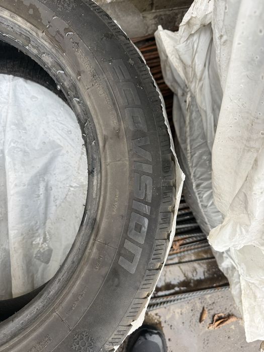 Продам резину 215/60 R17 зимние