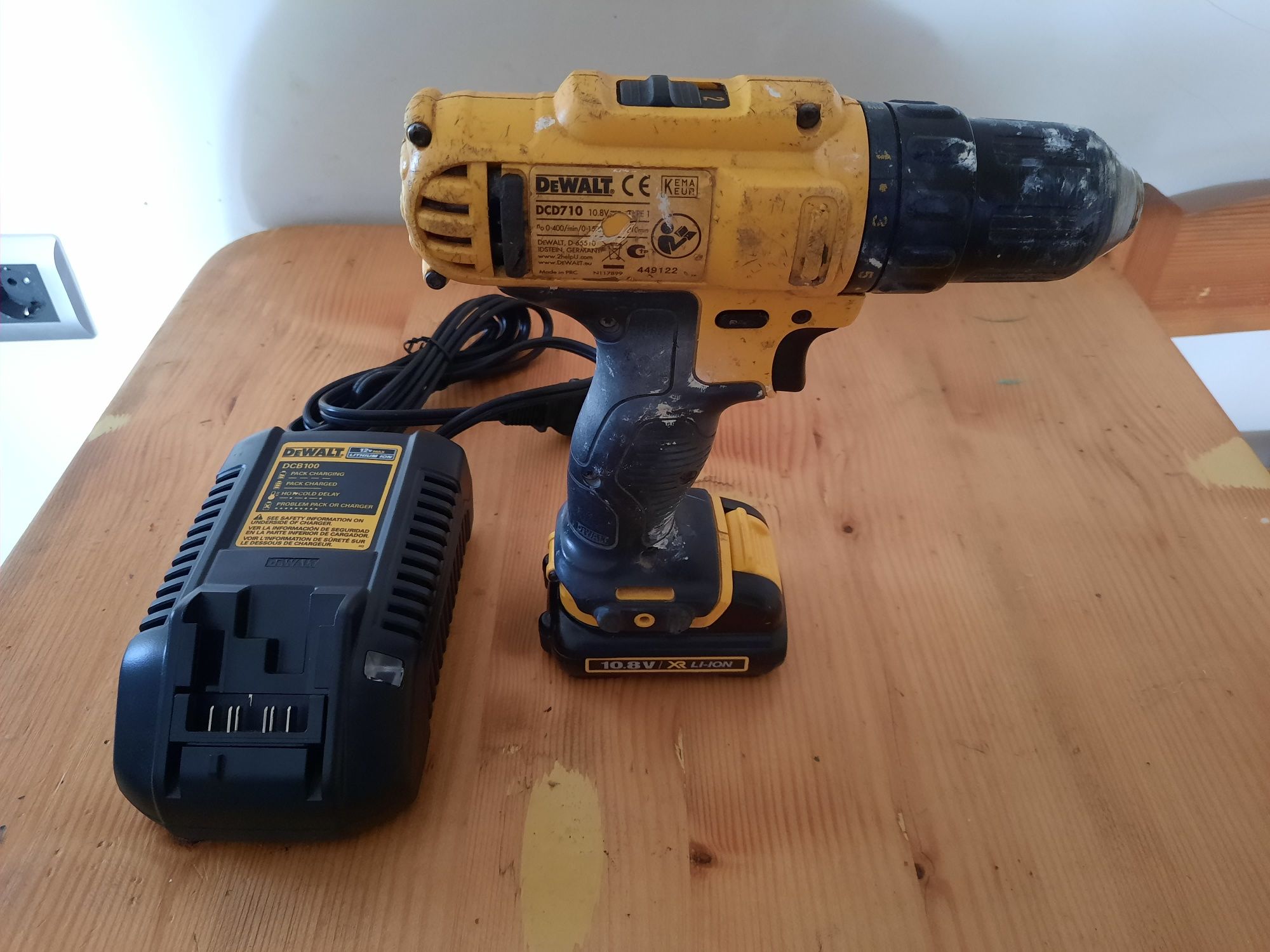 DeWalt Li-Ion DCD710 10.8v (винтоверт) Деволт