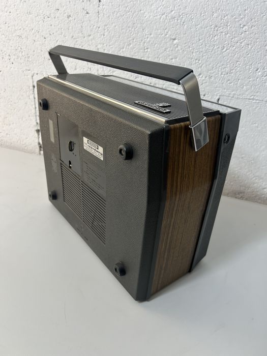 Vând magnetofon Grundig Nürnberg