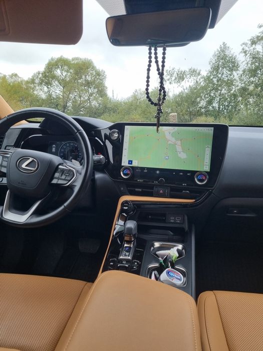 Vând Lexus NX350H
