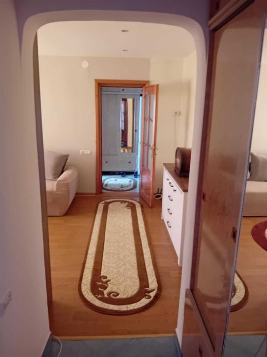 Ap 2 Cam Central la cheie renovat mobilat uilat 54mp etaj 7 lift boxa