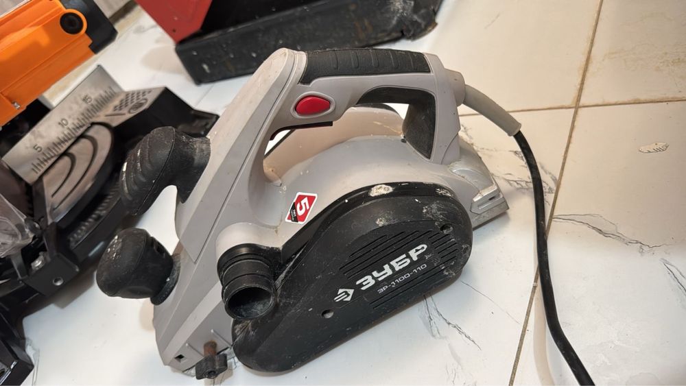 Рубанок электрический