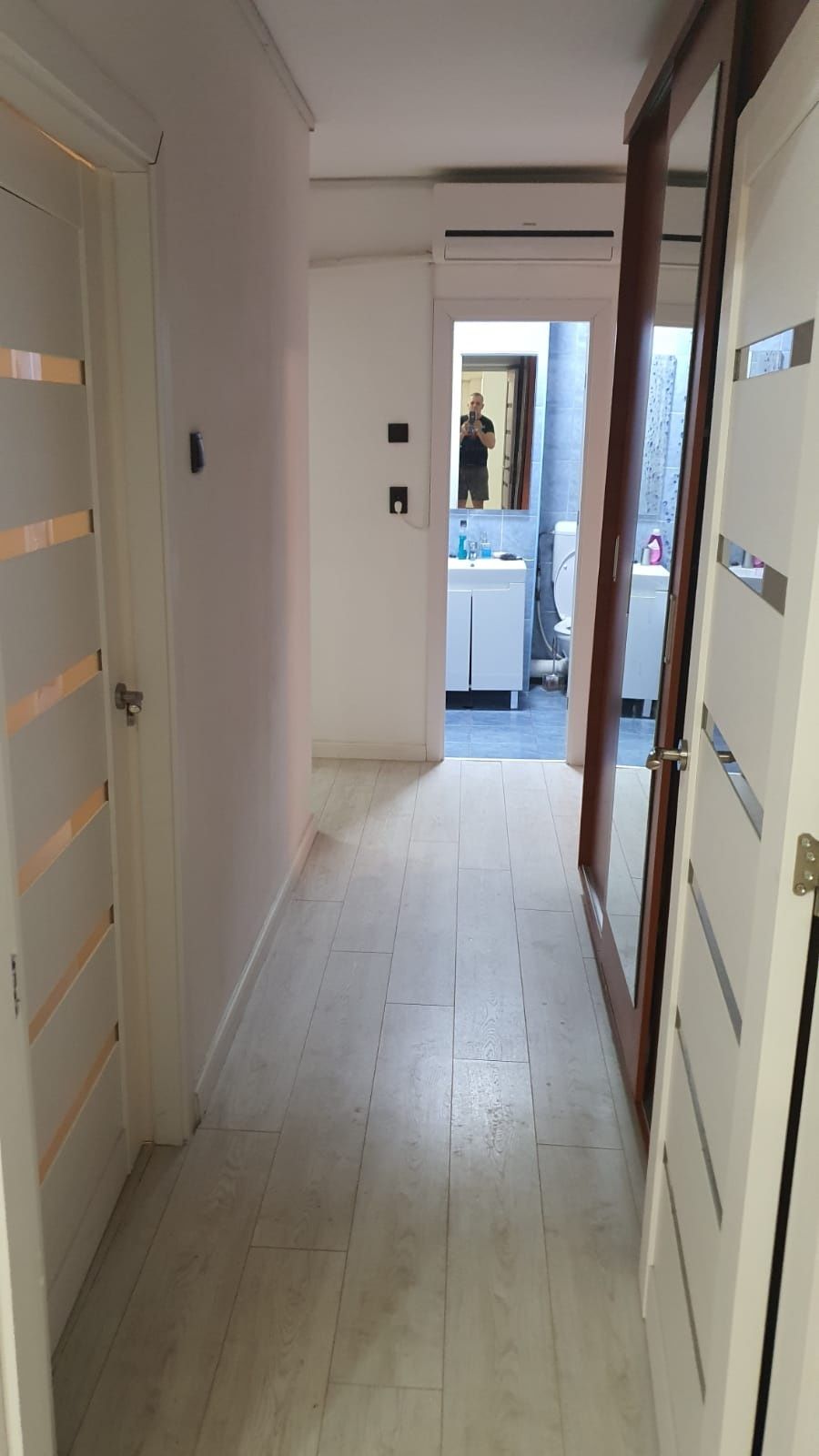 Vând apartament 4 camere Militari