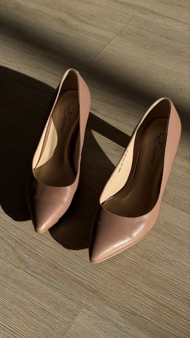 Продам туфли базовые