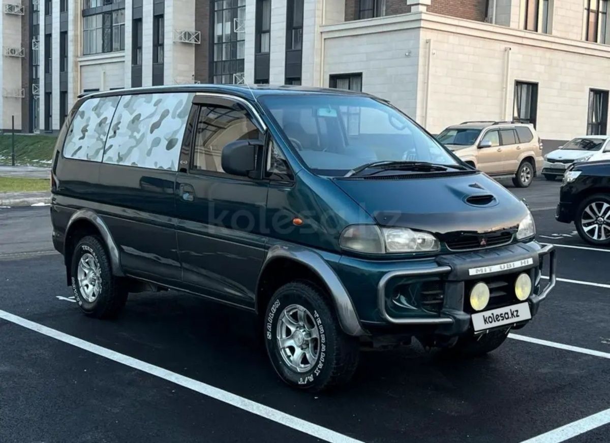 Продам авто Mitsubishi Delica