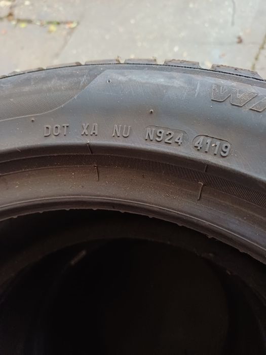 Anvelope de iarna 225/50r17