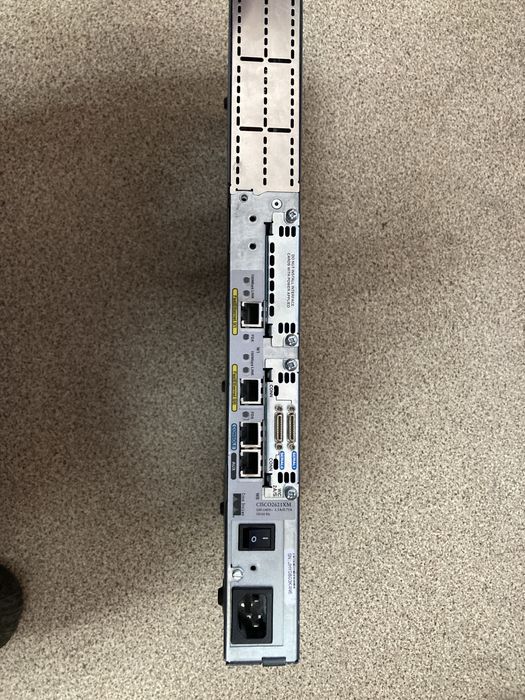 Маршрутизатор Cisco 2600