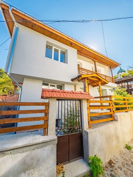 Къща в Ловеч-Вароша-Аир площ 110 цена 170000