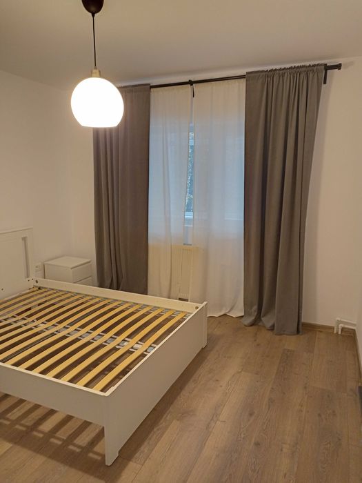 Apartament 3 camere de închiriat