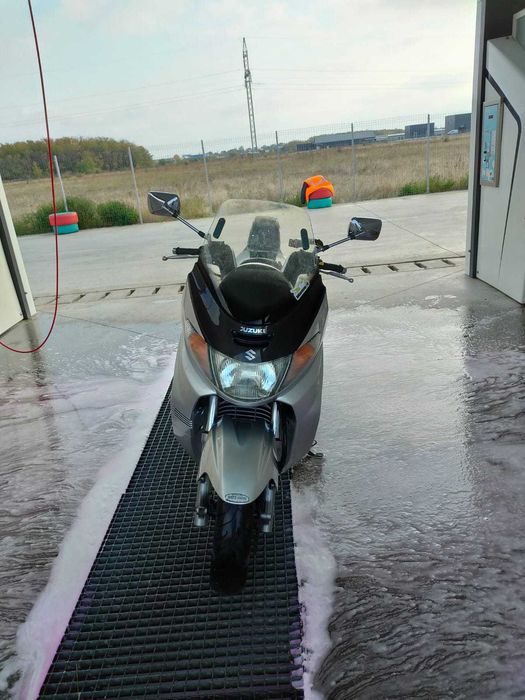 Suzuki burgman 250