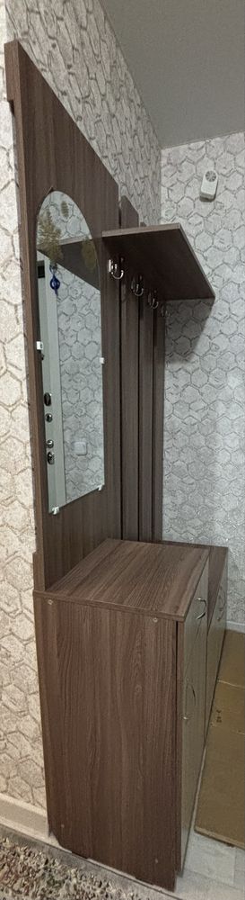 Продам вешалку в отличном состояние
