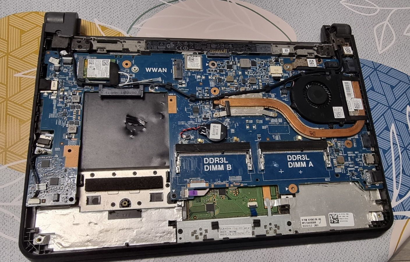 Лаптоп Dell  Latitude 3340 за части