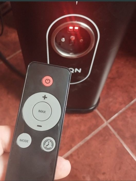 Încălzitor cu suport ICQN cu telecomandă | 2300 wați | Infraroșu | 

Î