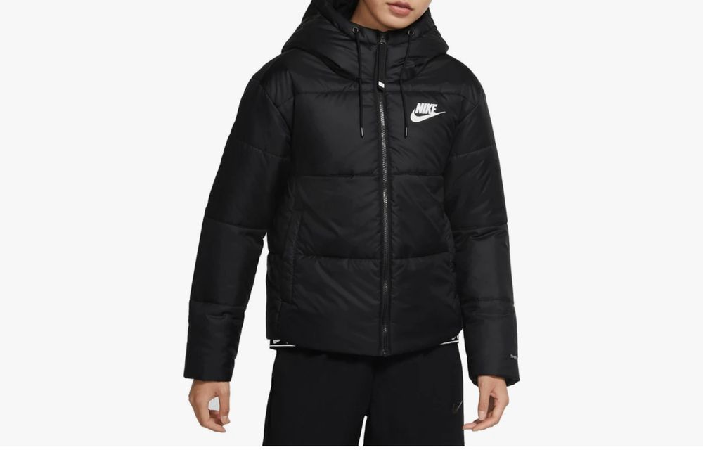 Дамско яке Therma Fit Nike