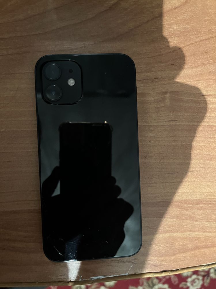 Продам iPhone 12