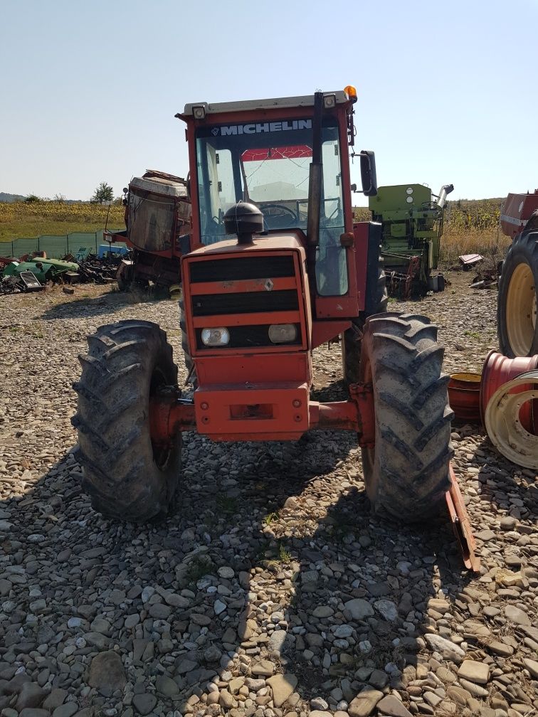 Dezmembrez Tractor Renault  951-4