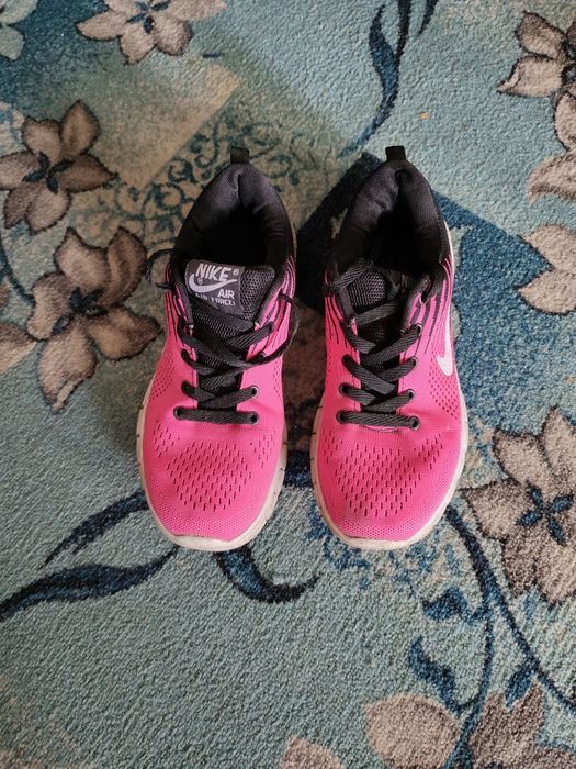 Продам летние кроссовки