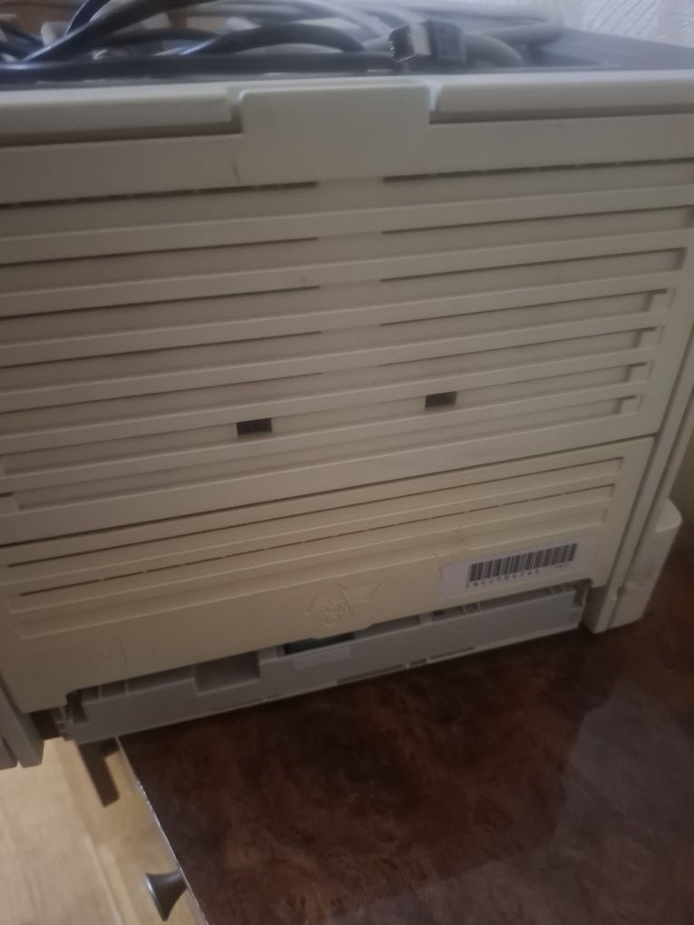 Продаётся  б/у принтер. HP LaserJet 1320.