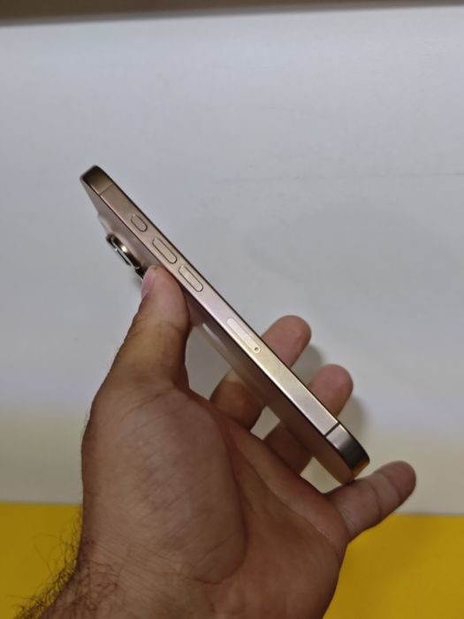 16 Pro 128 GB Desert Titanium