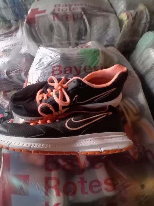 Vand un lot de adidasi second hand!