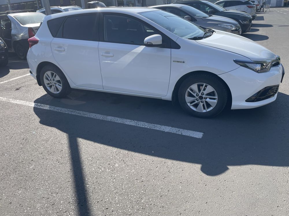 toyota auris hybrid benzina + electric