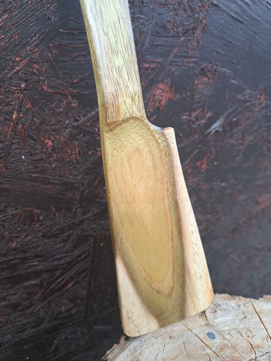Spatula din lemn de salcâm