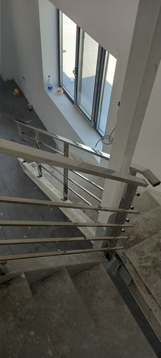 Balustrade din inox , sticla , otel .