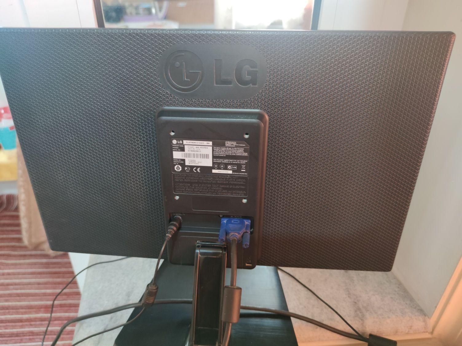 Монитор 19" LG FLATRON E1942C-BN