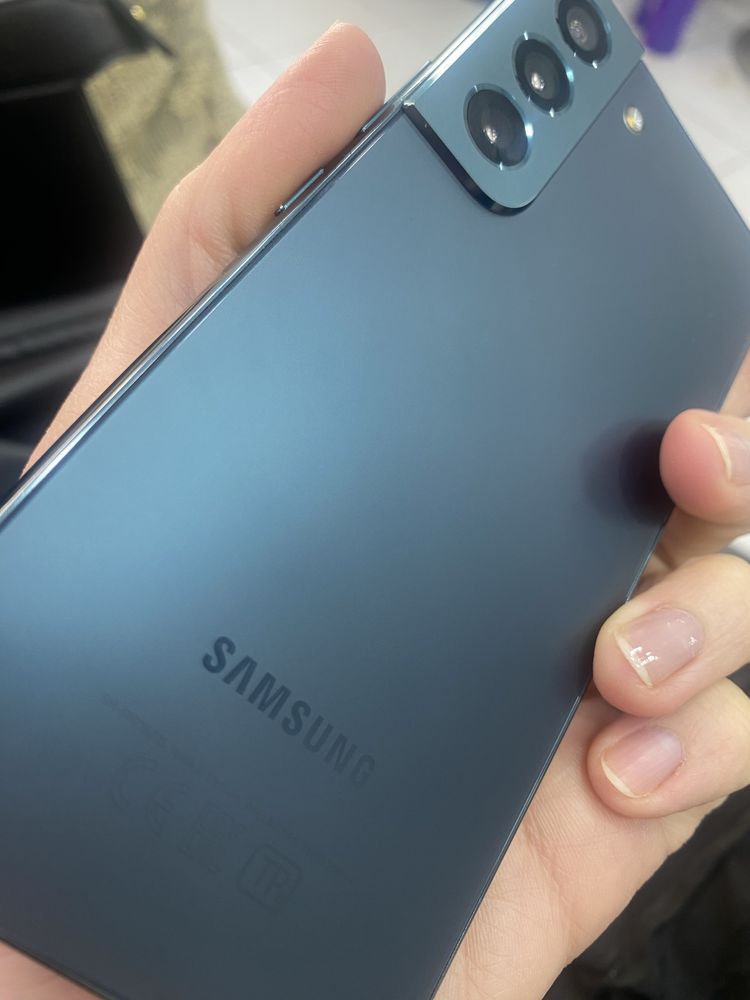 Продам телефон Samsung S22