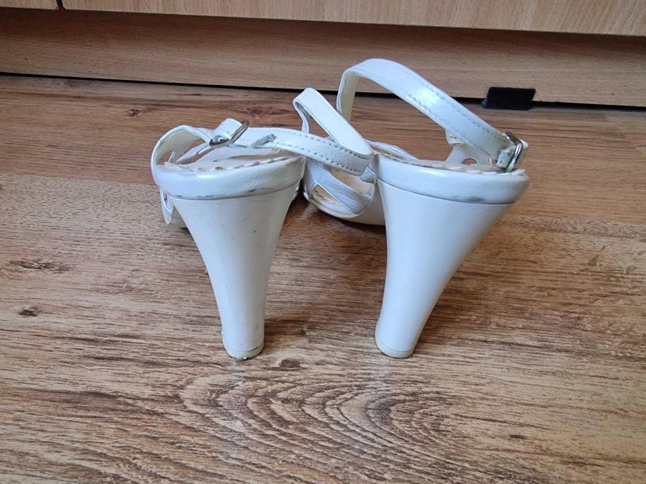 Sandale de dama - din piele naturala, albe, marimea 37