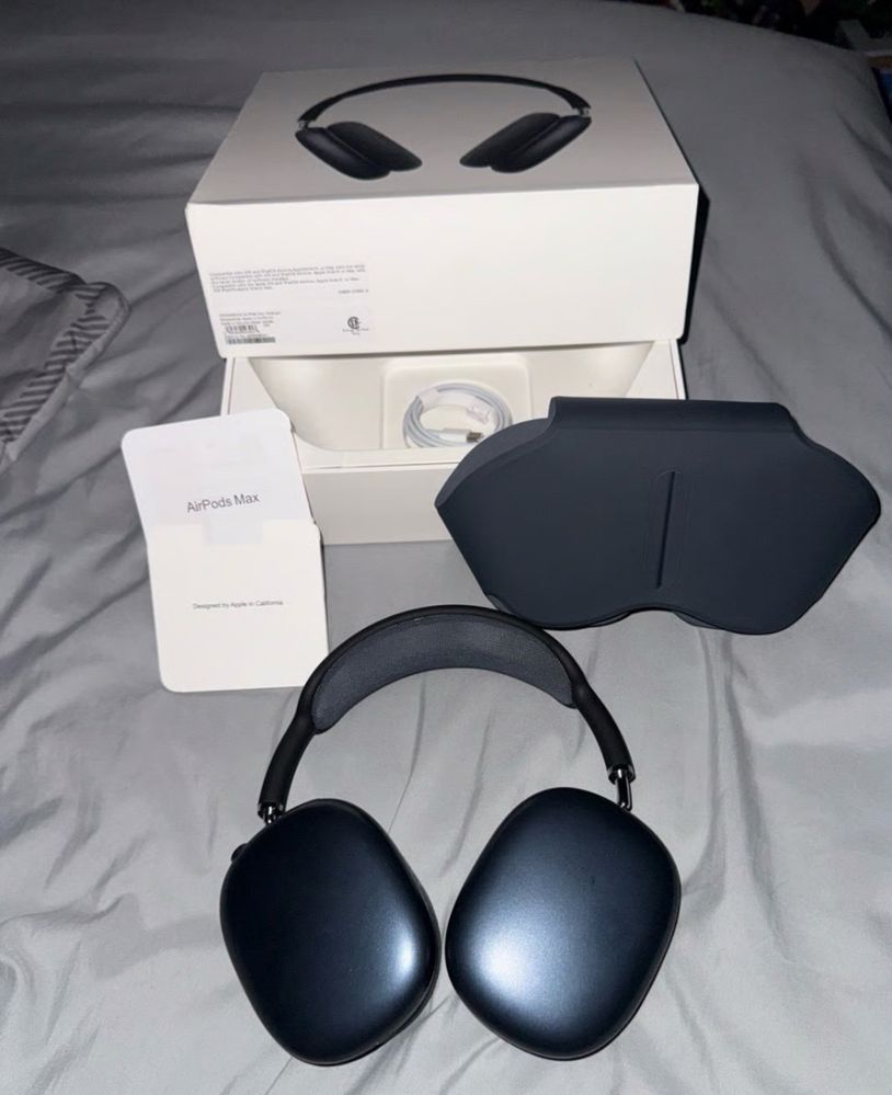 Air pods max 2 , midnight , type-c