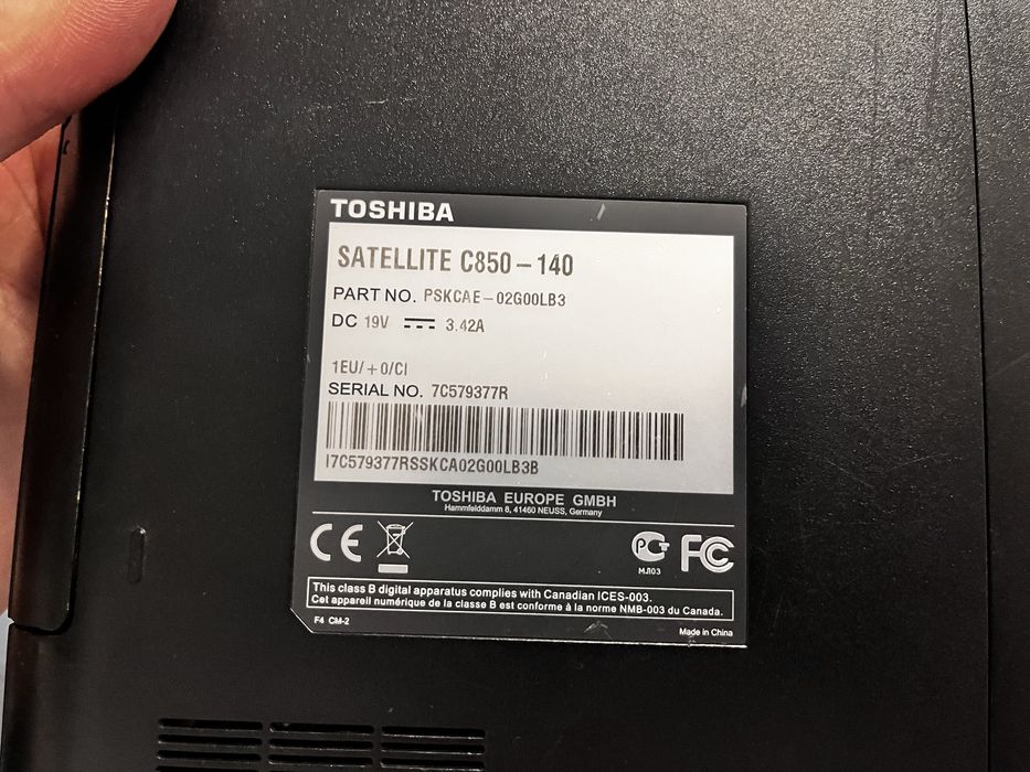 Лаптоп Toshiba Satellite C850-140