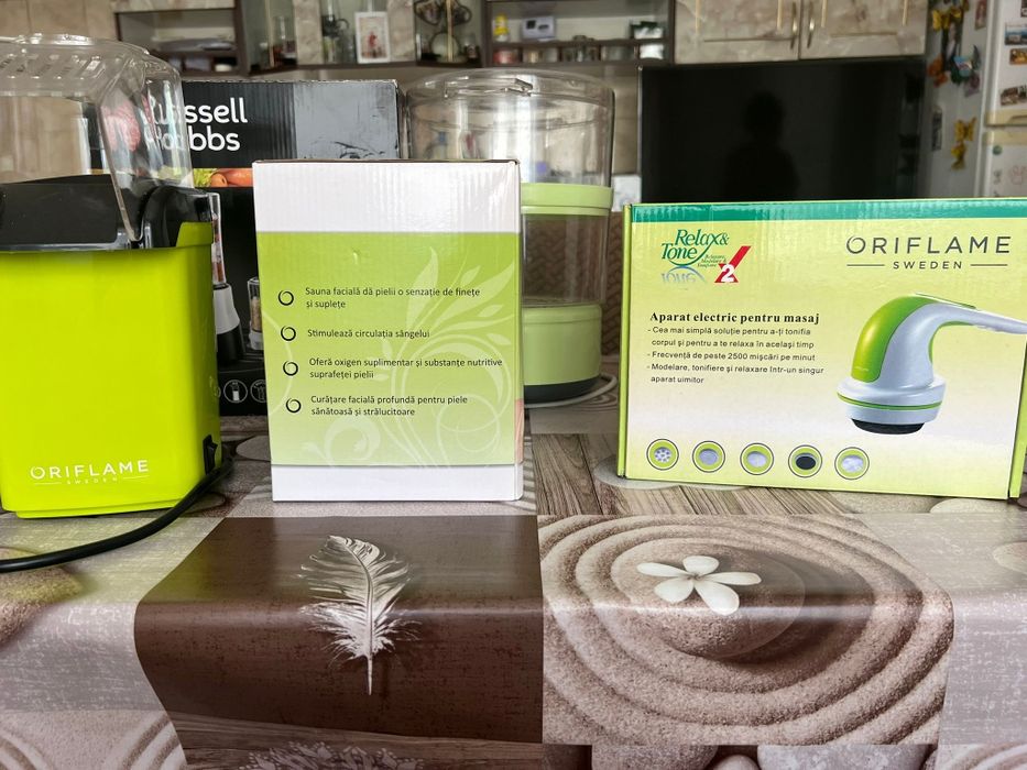 Vând mașină de făcut popcorn, facial sauna și aparat de masaj