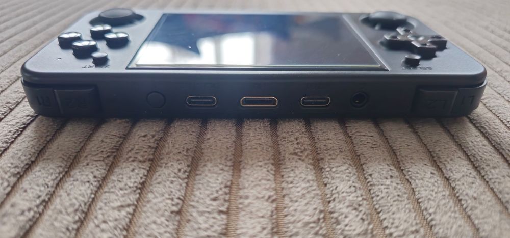 Продавам Anbernic RG35XX H