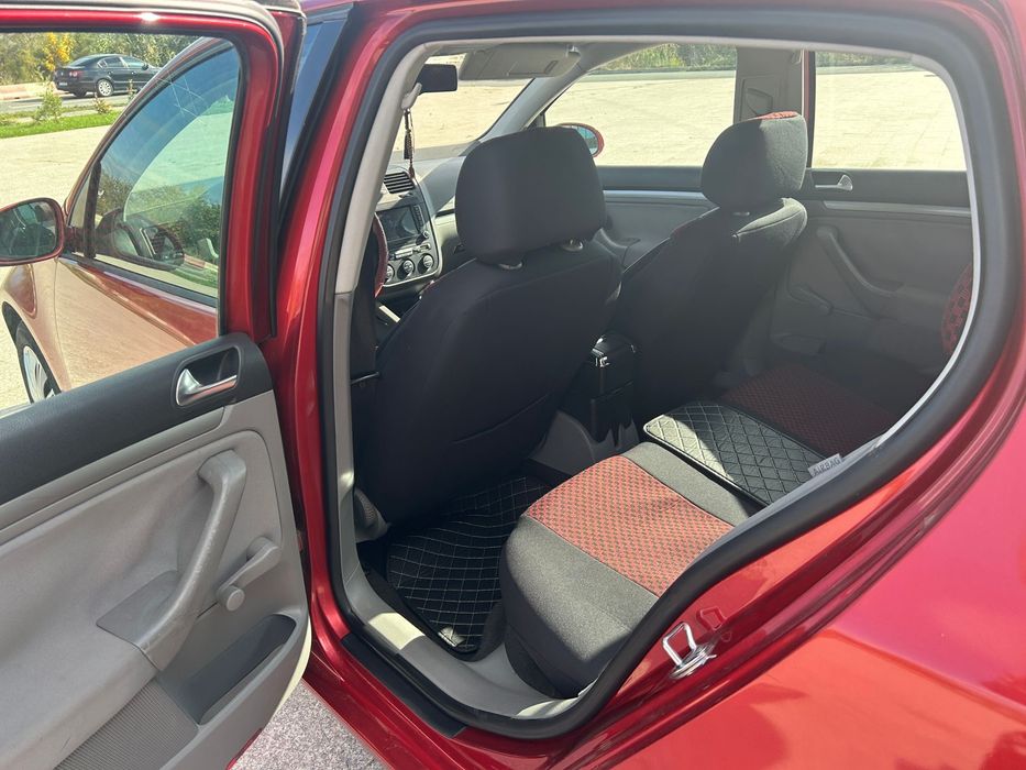 Vand golf 5 1.6 benzina