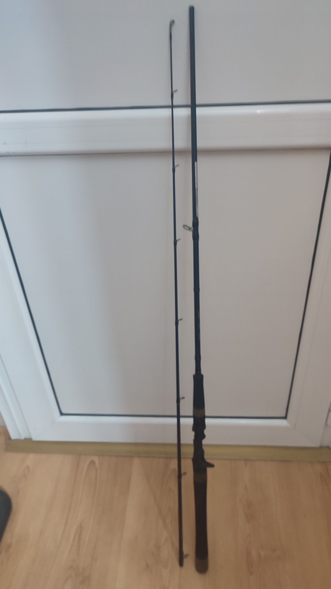 Продавам комплект DAIWA TATULA 200HSL/7,3:1/ и въдица DRAGON JERK 80