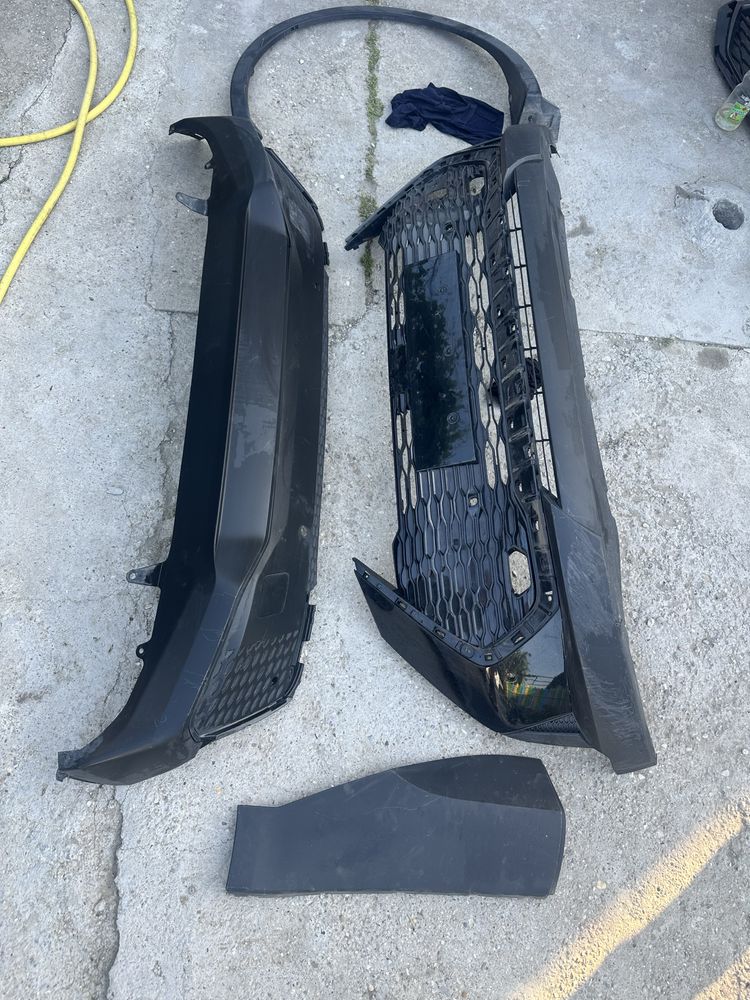 Grilă bară față.spoiler bara spate toyota chr.