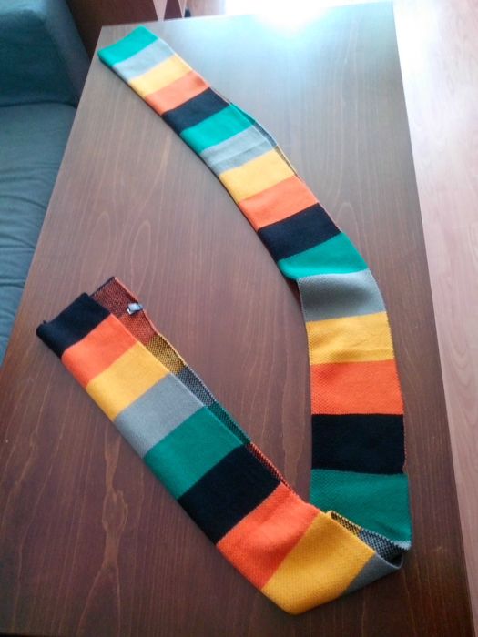 Продавам два зимни мъжки шала.