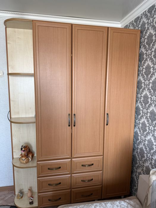 Продам спальный гарнитур