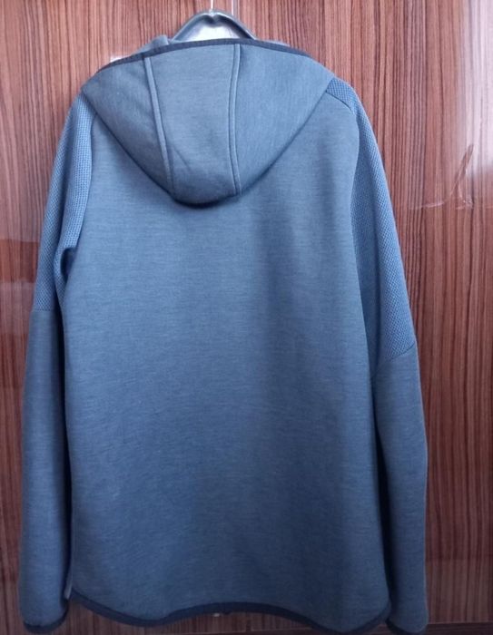 Under armour суичър