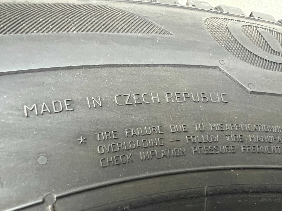 2 товарни гуми 215/75R17.5 Continental Hybrid LD3 126/124M M+S 12PR