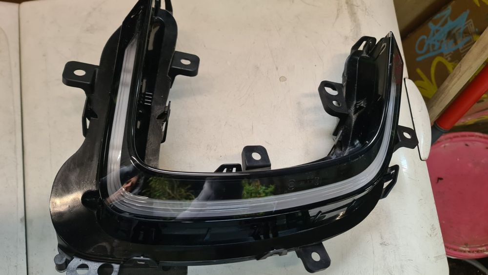 Proiector dreapta lumini de zi DRL UP E-UP2018/2020