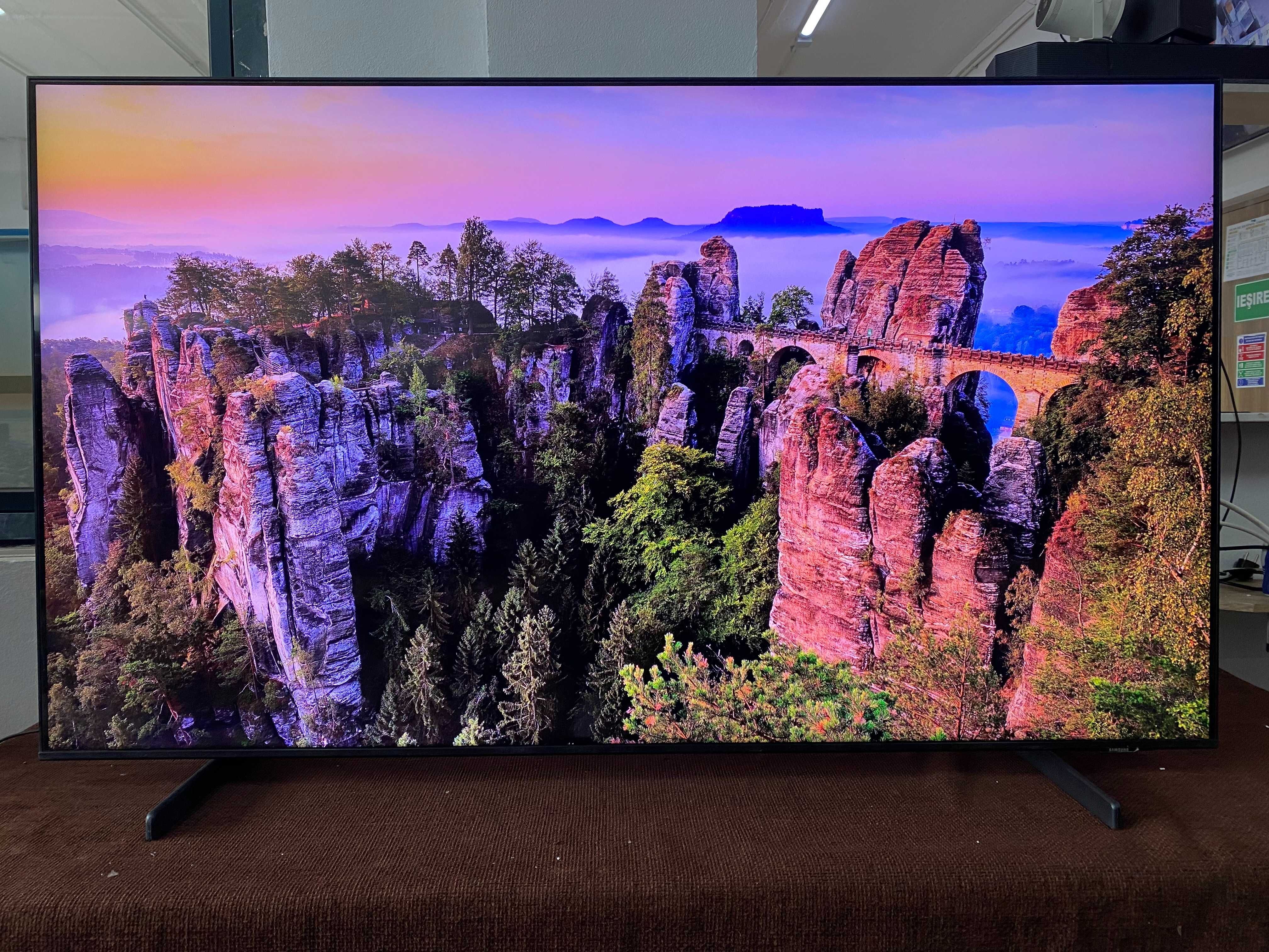 Televizor Samsung 60AU8072, 152 cm, Smart, 4K Ultra HD, LED, Clasa G