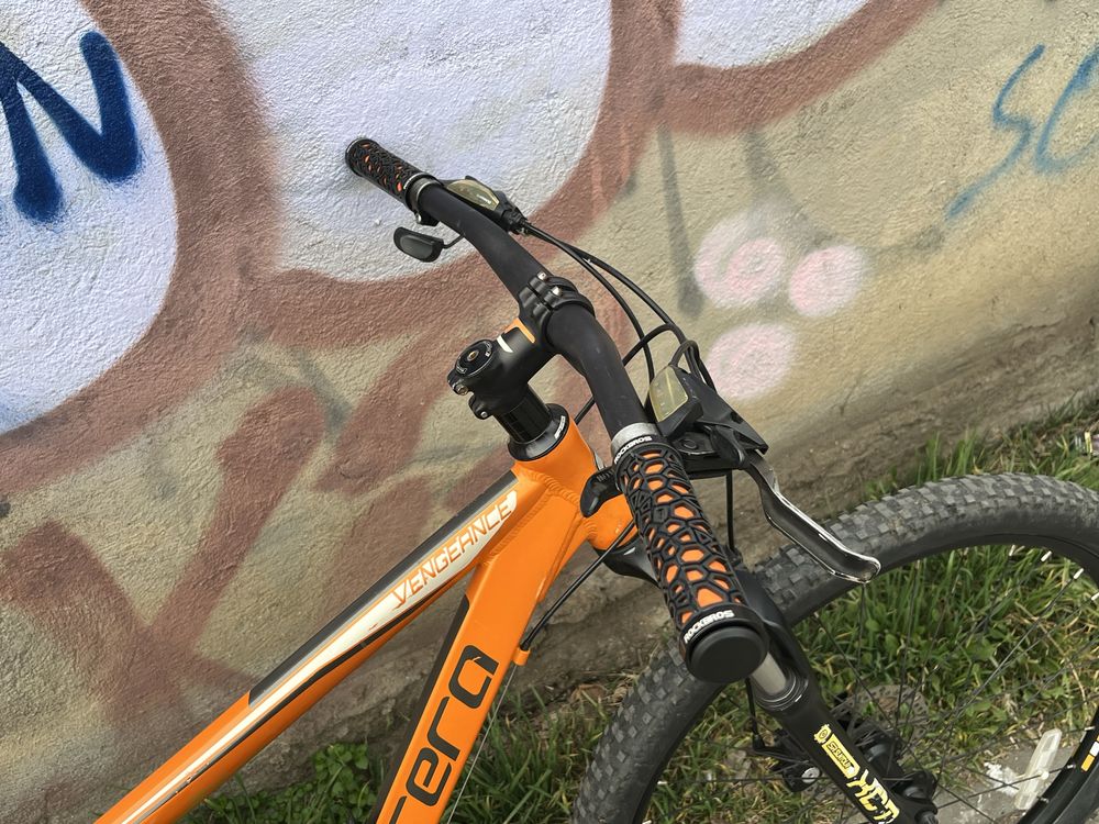 Bicicleta MTB Carrerra Vengeance Orange 24 viteze
