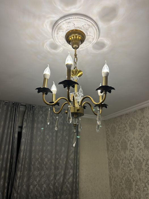 Продается люстра