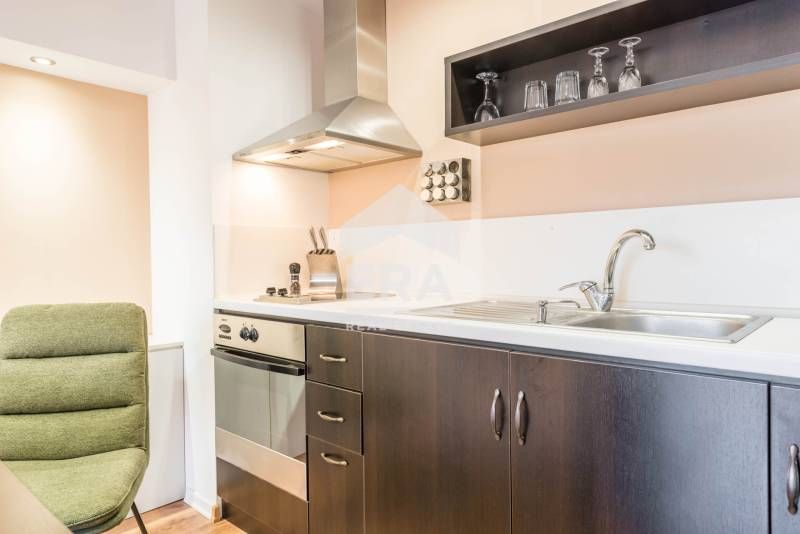 Продава се Тристаен апартамент в Варна, Бриз - 91 кв.м за 2495 €/кв.м - Снимка #1