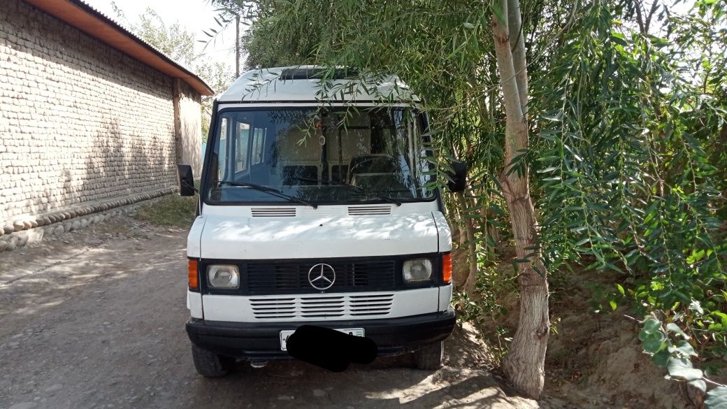 Mercedes-Benz avtobus